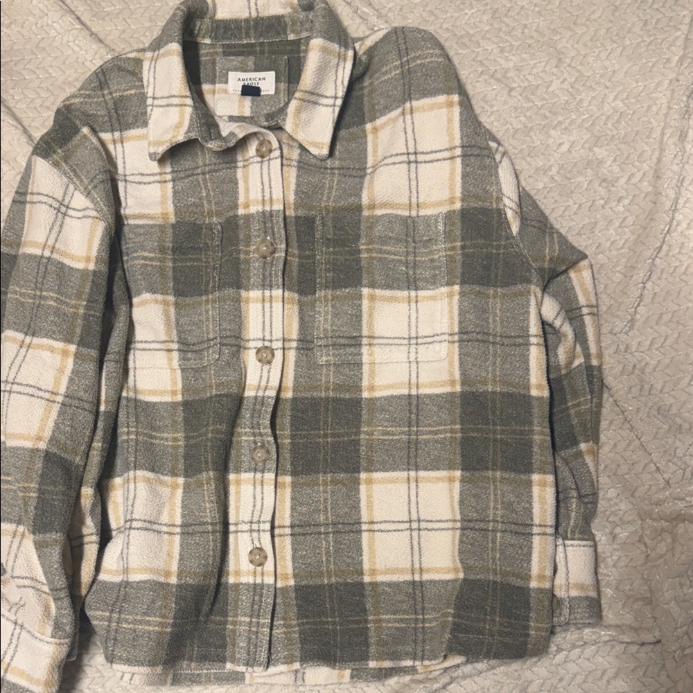 American Eagle Fleece Woman’s plaid button down